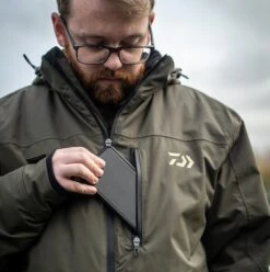 Daiwa Winter Carp Suit 21 Daiwa Winter Carp Suit -Fishing Equipment Discount Store j333u33t638016785135755437